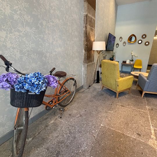 hotel lobby near Plaza del Carmen Madrid